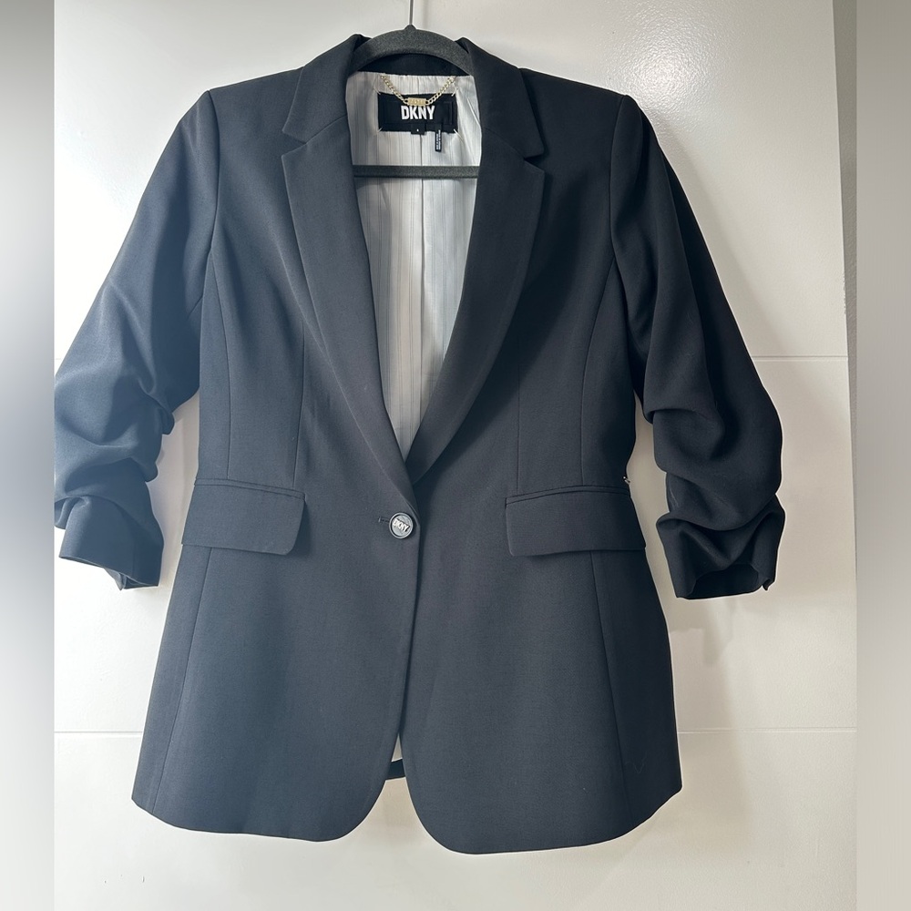 DKNY Black Tailored Blazer Womens Chic Minimalist Layering Jacket Model | Size 4 - Picture 7 of 11